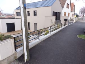 Garde corps et cl&ocirc;ture en tube 40&times;20 Ostwald 1