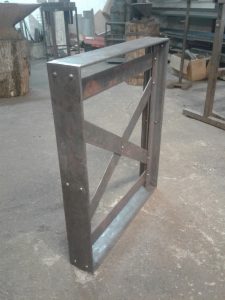 Pieds de table type &laquo;&nbsp;Eiffel&nbsp;&raquo; Guebwiller 1