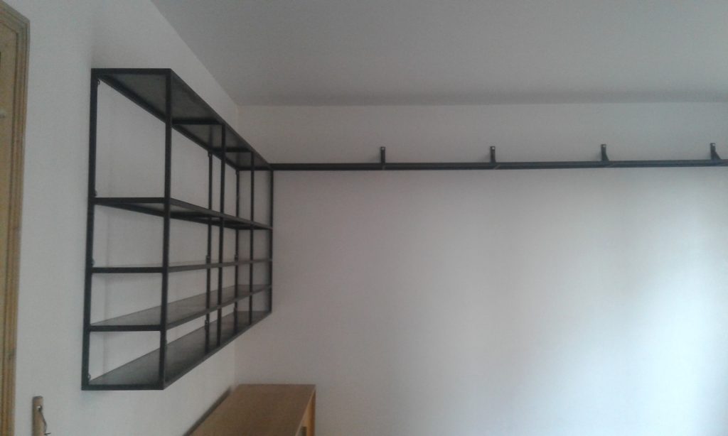 &Eacute;tag&egrave;re de salon Saint-Di&eacute;-des-Vosges 0