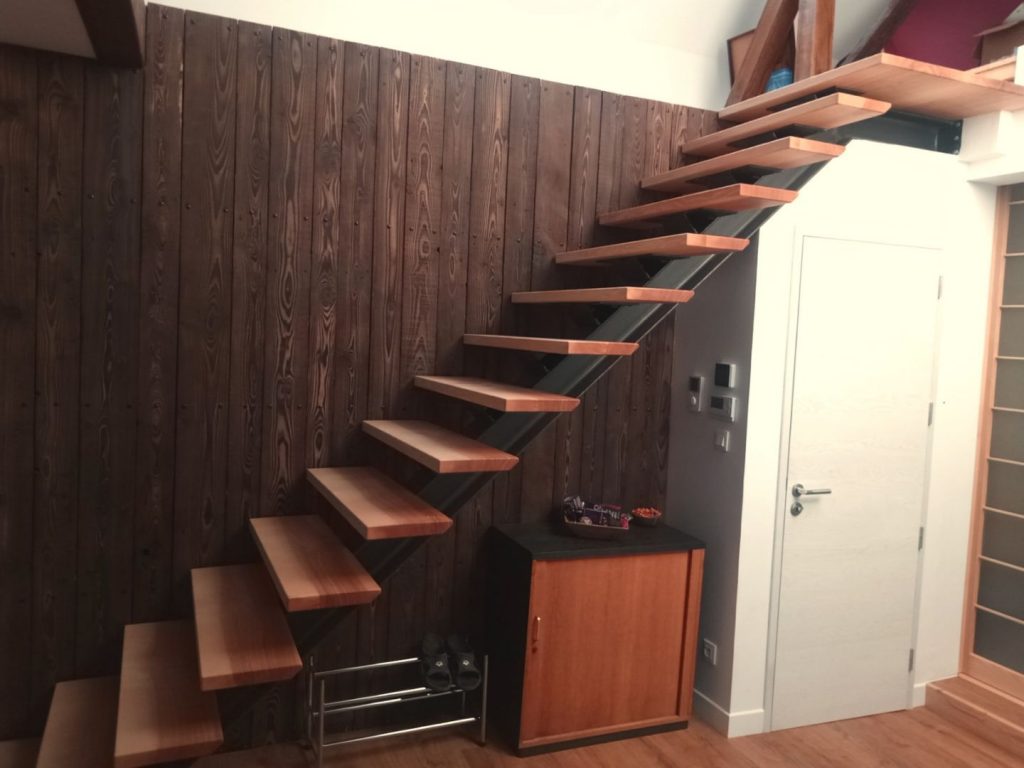 Escalier en poutrelle &laquo;&nbsp;H&nbsp;&raquo; et marche en bois. Erstein 0