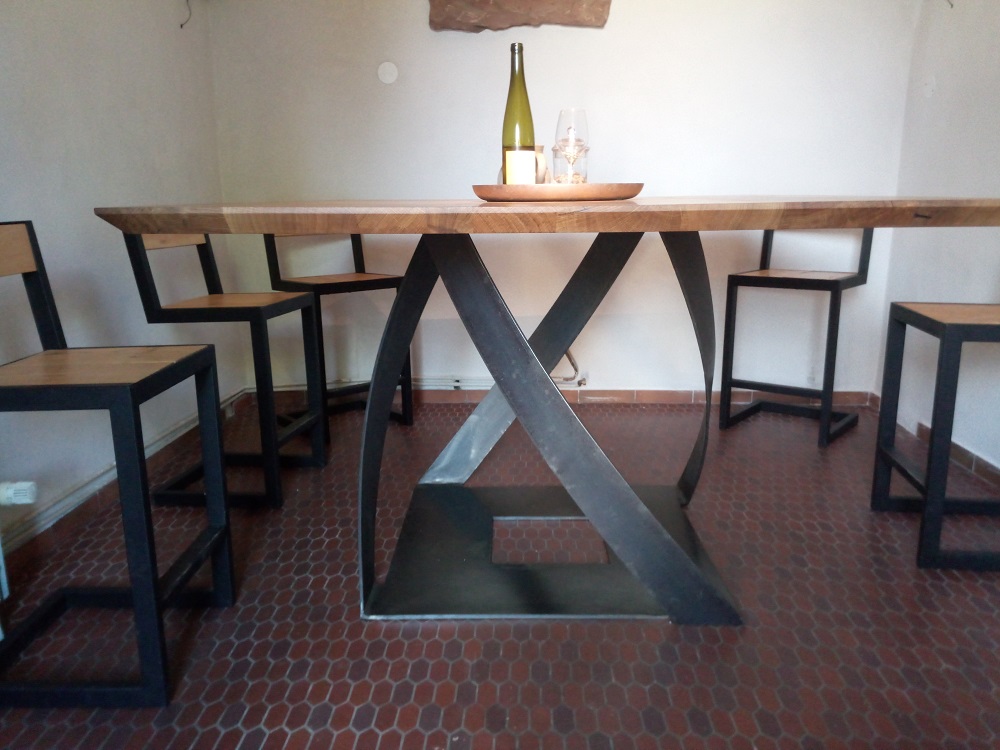 Pi&eacute;tement de table H&eacute;lico&iuml;dale. Colmar 0