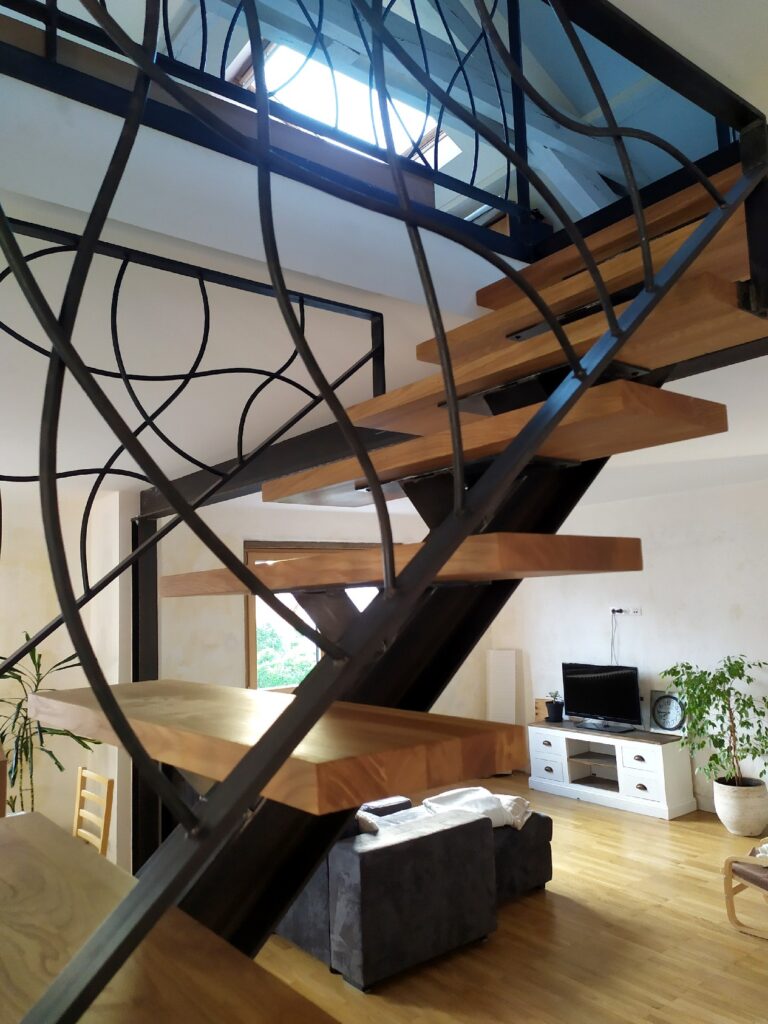 Escalier avec rampes et garde-corps de tr&eacute;mie Bischheim 1