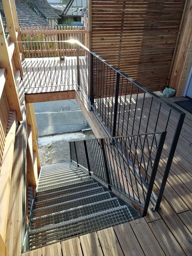 Escaliers, rampe et garde-corps&hellip; et un bon coup de main ! Guebwiller