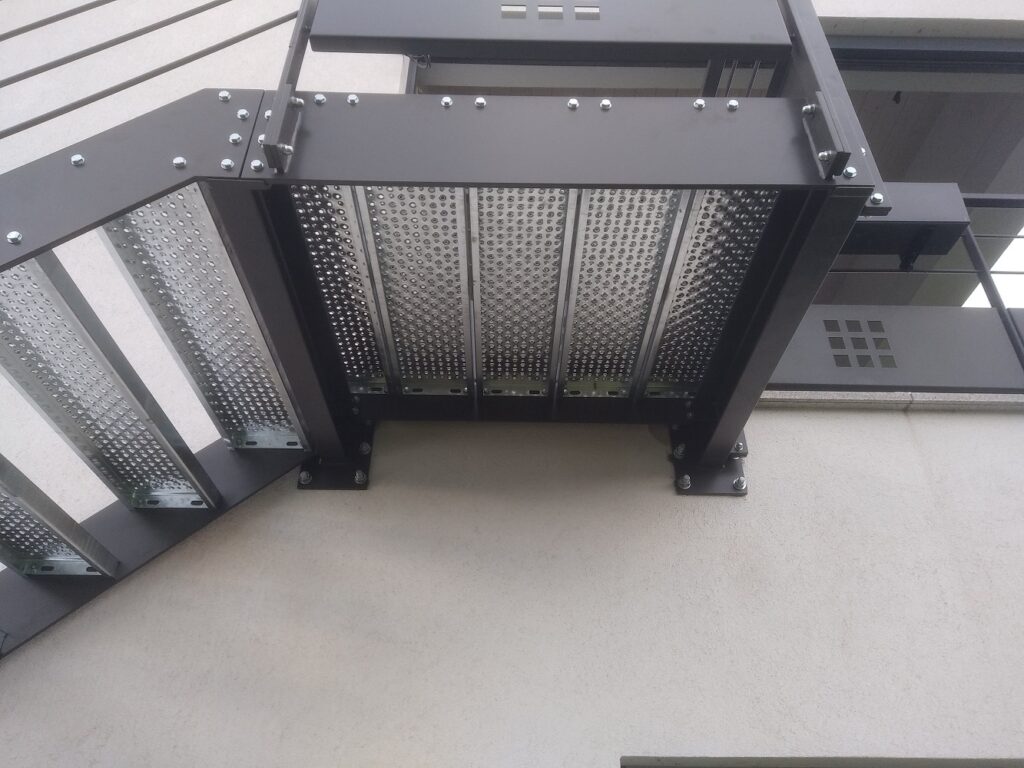 Escalier sur fa&ccedil;ade avec palier Lingolsheim 2